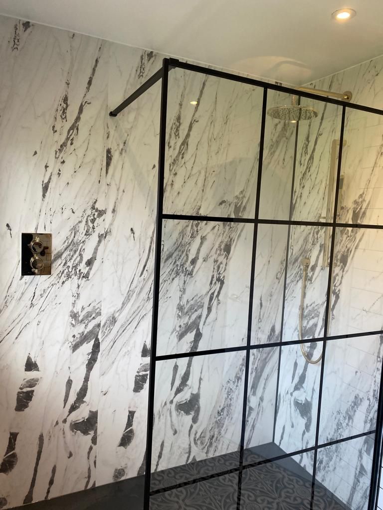 Shower Splash Guard With Bordering