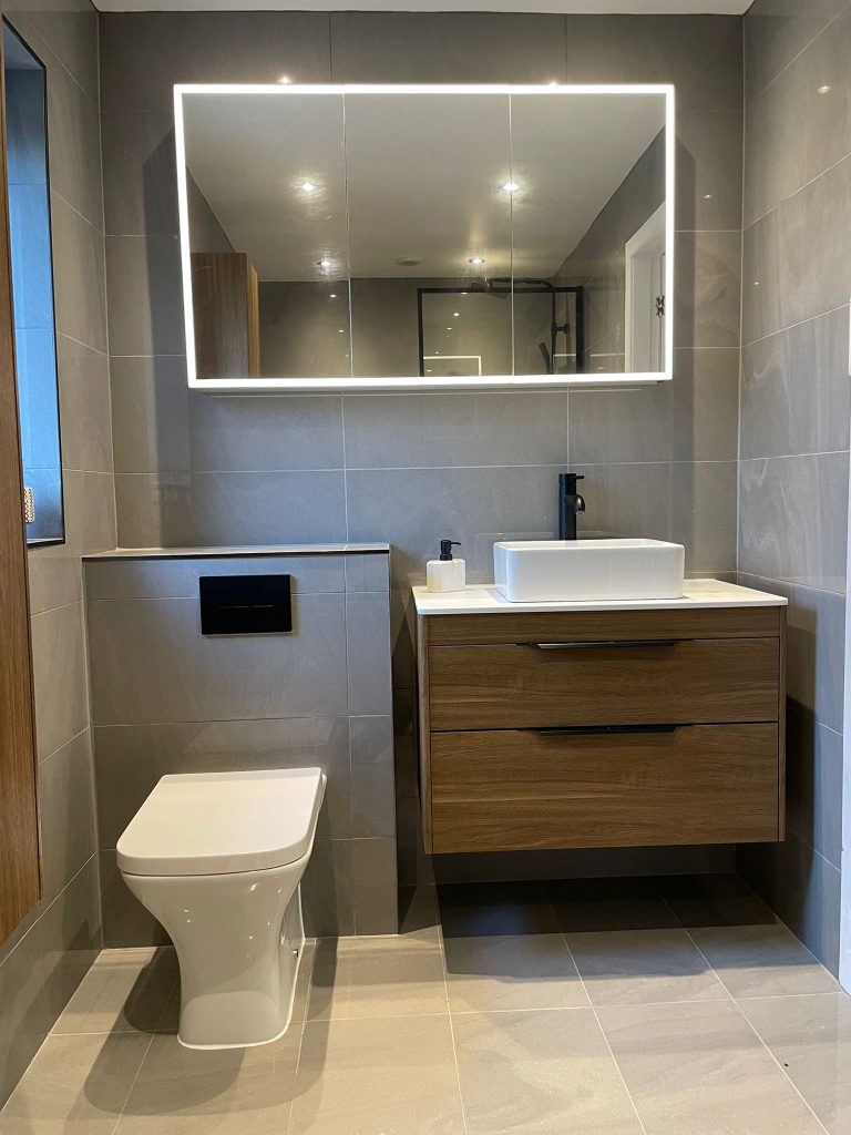 Modern toilet and sink combo